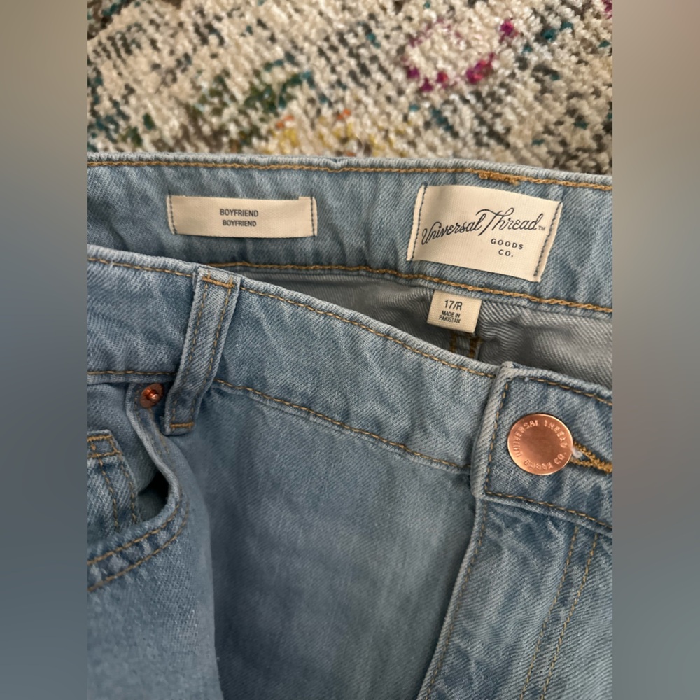 Universal Thread Light Wash Boyfriend Jeans With Cuff - NWT - 17R (Fits 14/16) - Picture 5 of 9